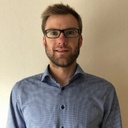 Judoka op trainingsstage met het Belgisch team heeft compressiepijn thv rechter mediale malleolus. Kunnen we dry needling gebruiken bij duidelijke gewrichtspijn? Kan dry needling tussen 2 trainingen of is dit een no go?